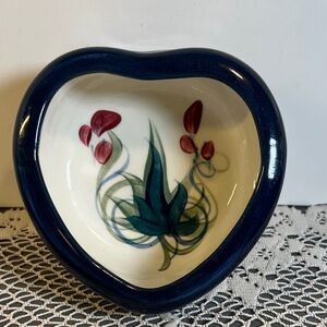 Gail Pittman Heart-Shaped Ceramic Bowl Grapevine Green dated '88